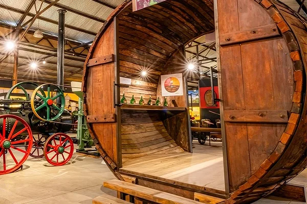 Museo del Automóvil & Museo del Vino - Hotel Santa Cruz